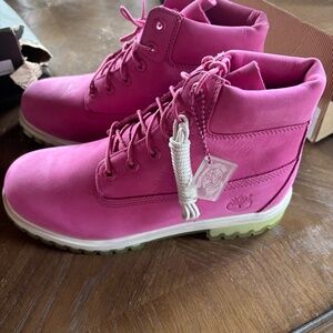 Pink Timberland Boots Size 7 in Juniors OR Size 9 in women’s